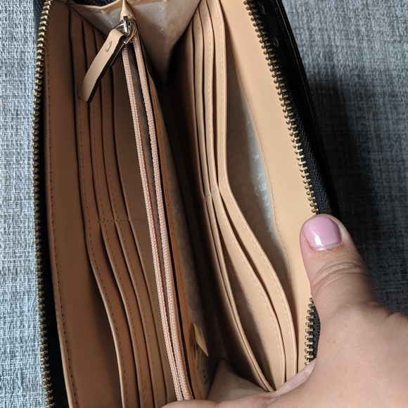 Kate Spade Wallet - Picture 2 of 3